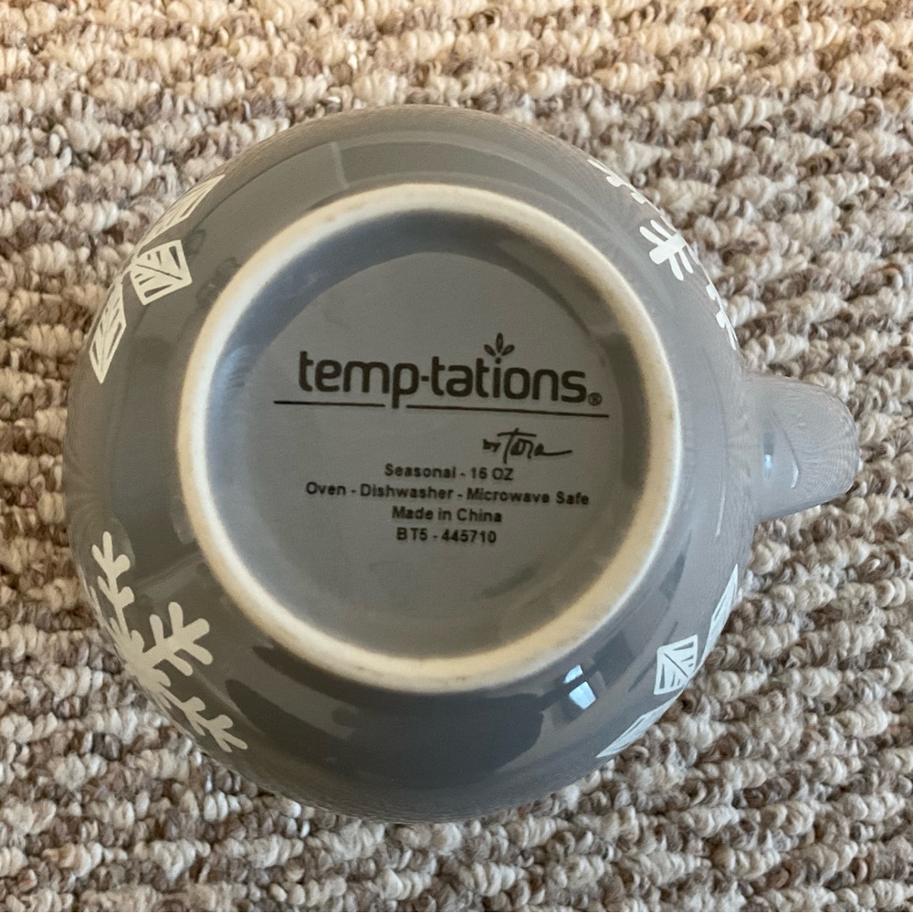 NWOT - Temptations by Tara Snowflake Mug Set - Picture 13 of 15